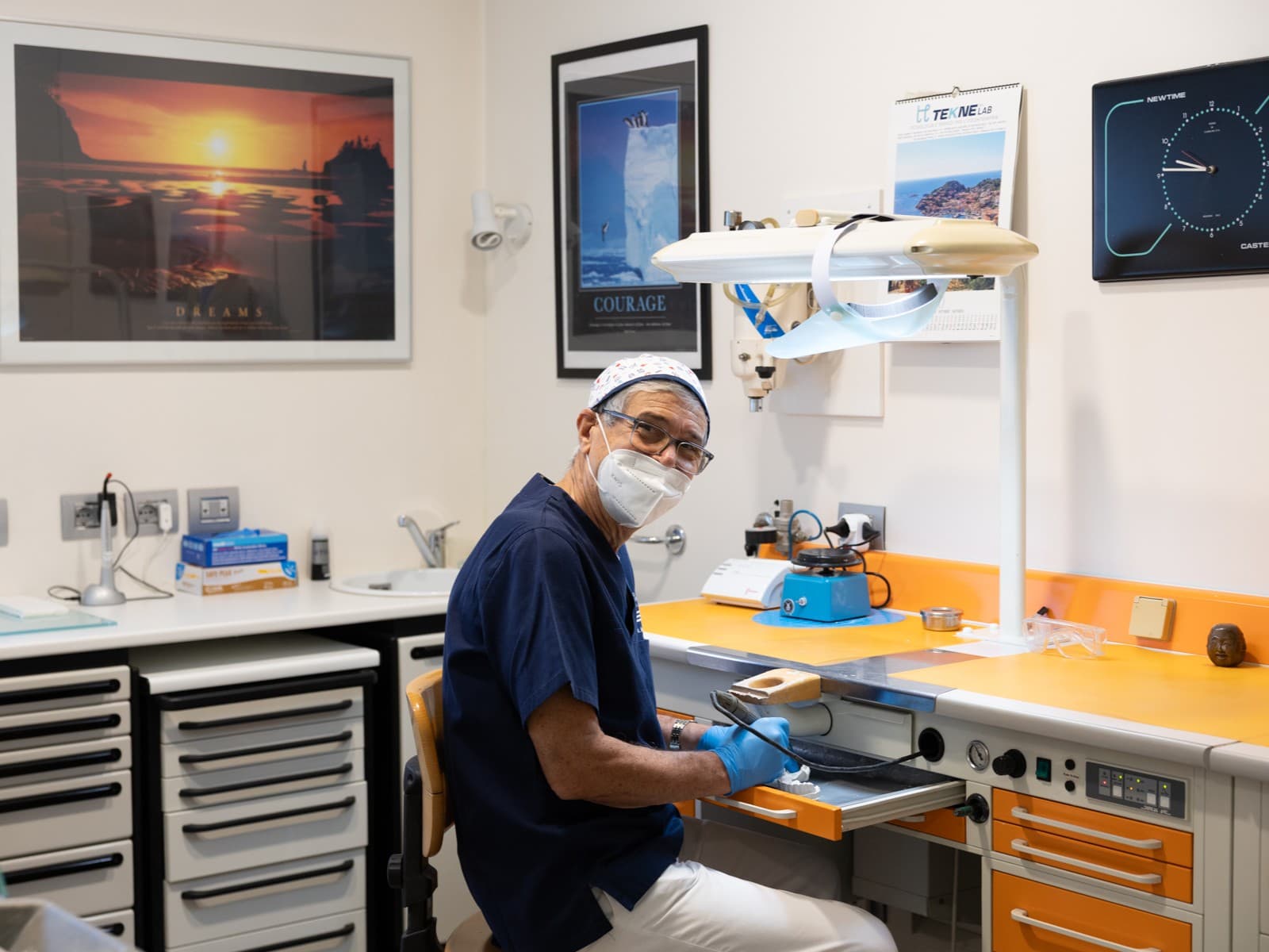 Lavorazione in laboratorio odontotecnico